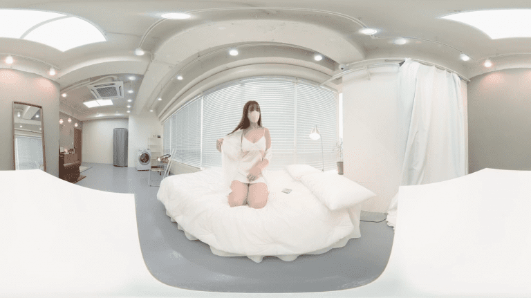 韩国vr福利视频 - 美女脱掉了衣服，想干嘛？