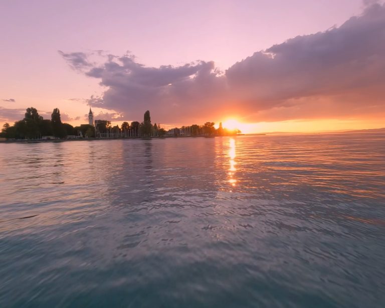 DRONE FLIGHT 8K VR 无人机飞行 ROMANSHORN