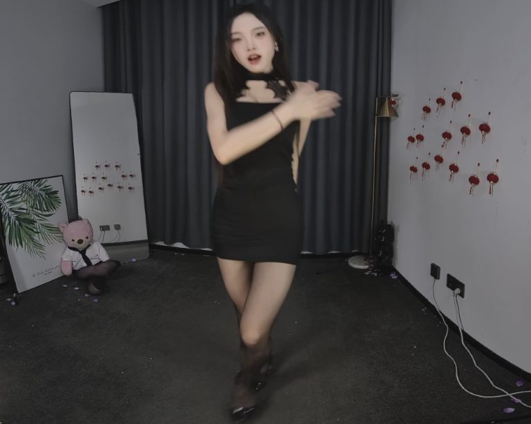 全景vr视频 狸妖妖202400814001 灵魂出窍 3D VR 180 8K