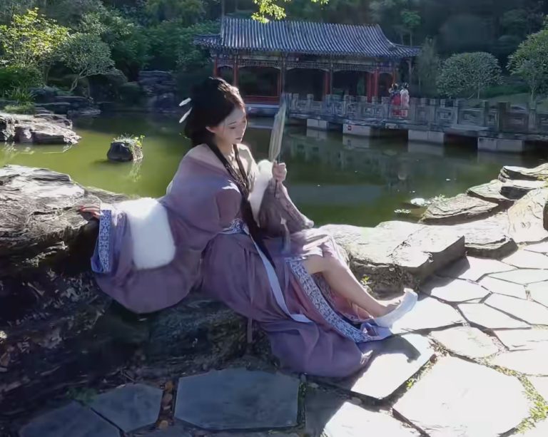 美女VR 穿战国袍的绝世美人国庆献上舞蹈