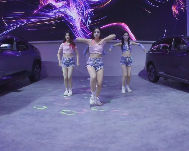 vr 美女 重庆车展 Girls of the 2024 Chongqing Auto Show2