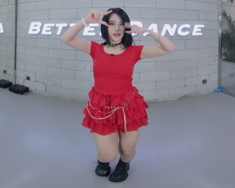 VR福利片 红色短裙 火辣热舞 RED DRESS, HOT DANCE
