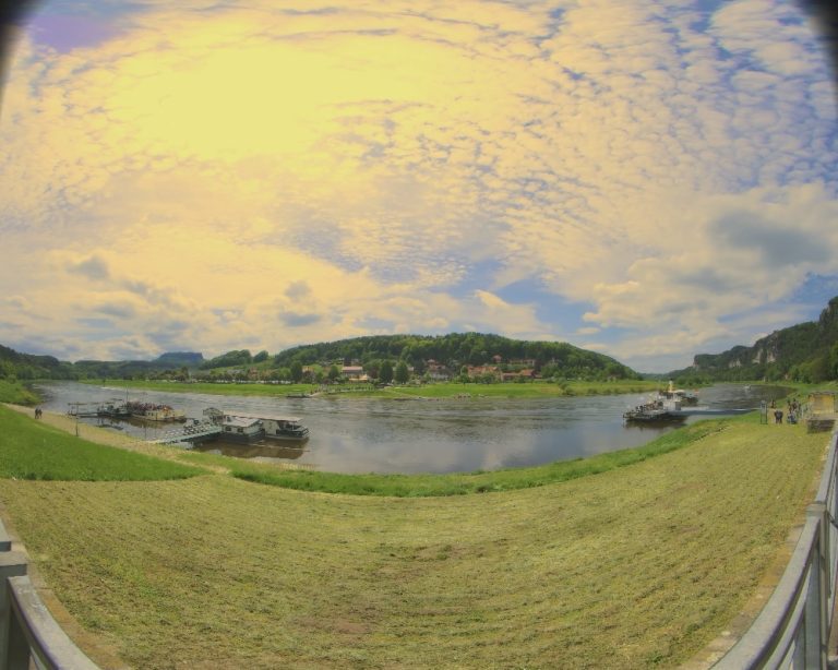 vr zone 灰色天空 grey heaven in false color 3D VR