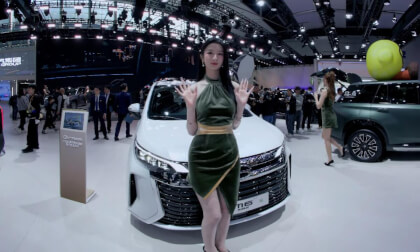 VR眼镜片源 广州国际车展的车模们